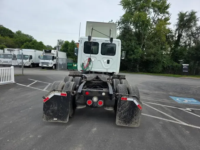 2016 FREIGHTLINER/MERCEDES CASCADIA 125
