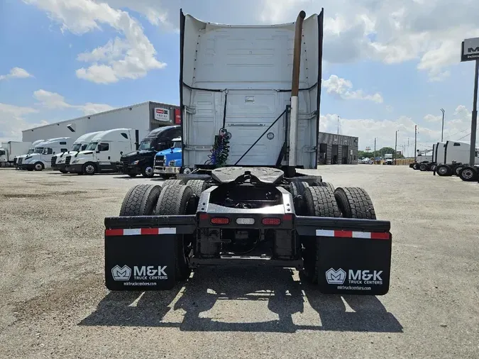 2023 VOLVO VNL64T860