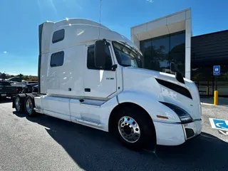 2022 Volvo VNL64T860