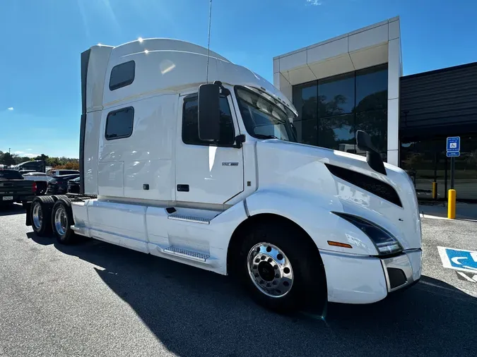 2022 Volvo VNL64T860b418a43508fa6fd120bbae3884223f5d