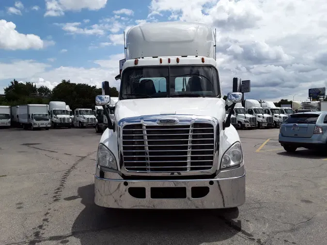 2015 FREIGHTLINER/MERCEDES CASCADIA 125