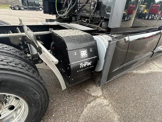 2021 Volvo VNL 860