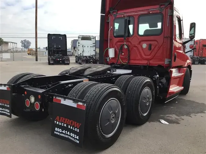 2021 FREIGHTLINER CA126