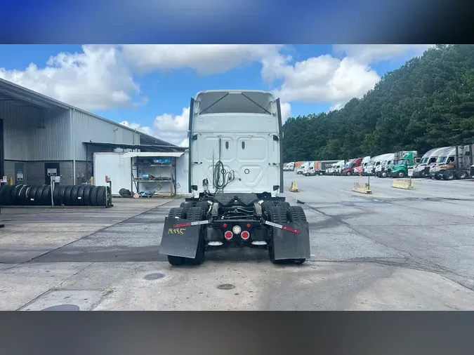 2019 Freightliner Cascadia 126