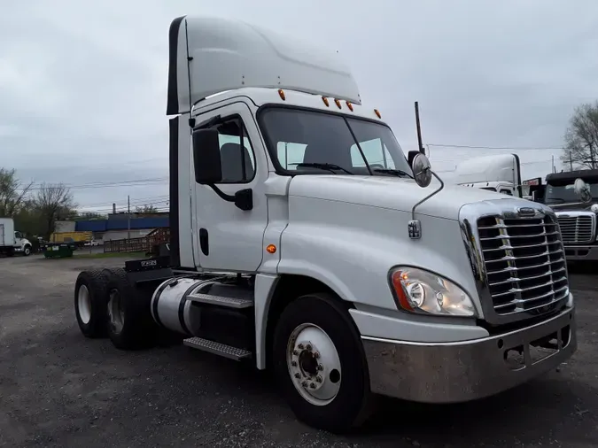 2017 FREIGHTLINER/MERCEDES CASCADIA 125