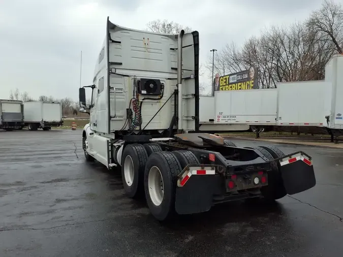 2020 VOLVO VNL64T-300