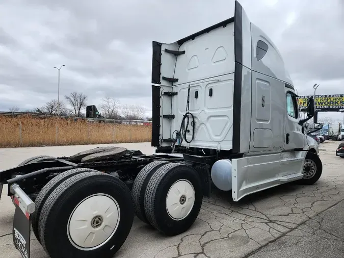 2023 FREIGHTLINER Cascadia 126