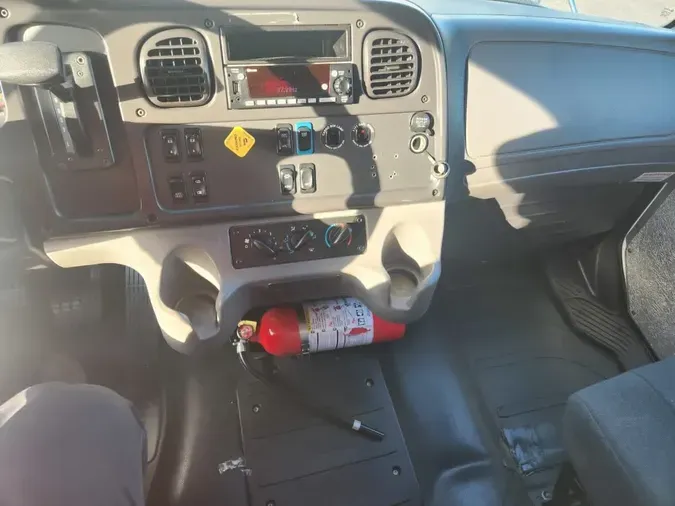 2018 FREIGHTLINER/MERCEDES M2 106