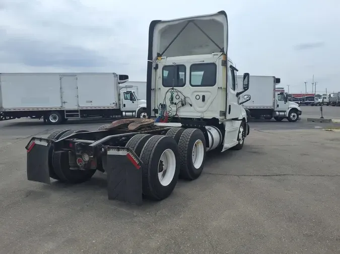 2021 FREIGHTLINER/MERCEDES NEW CASCADIA PX12664b42726ee336f7fc0b63c09851523bb8f