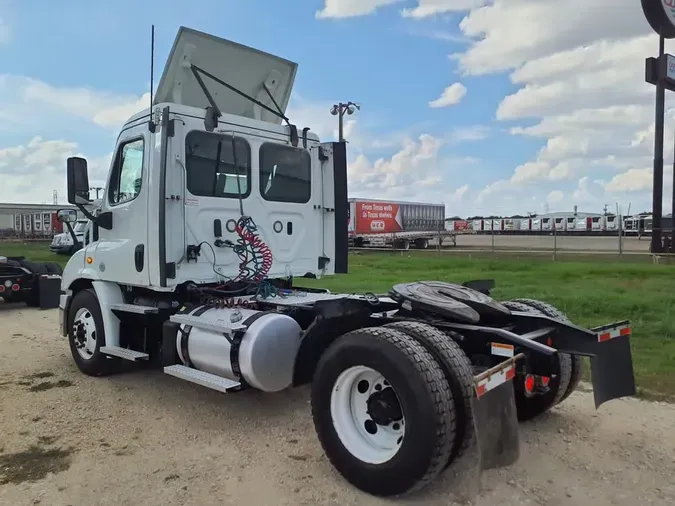 2020 FREIGHTLINER/MERCEDES CASCADIA 113b4282e7825b2ad80f7d07eea7e06dba8