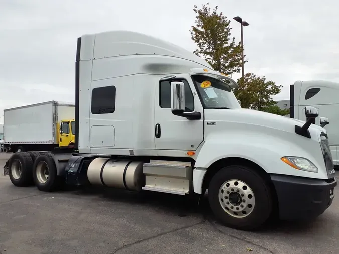 2019 NAVISTAR INTERNATIONAL LT625 SLPR CAB
