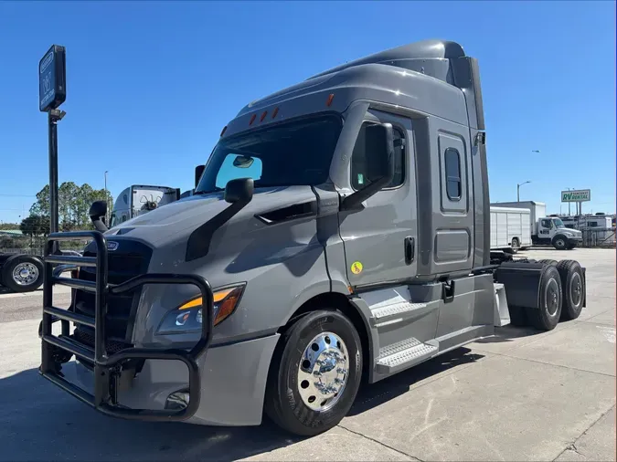 2023 Freightliner Cascadia 116