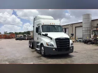 2021 Freightliner Cascadia 126