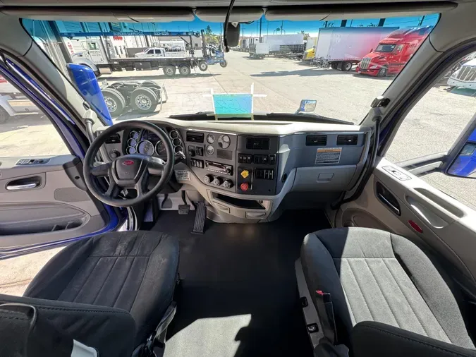 2022 Peterbilt 579
