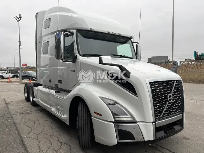 2020 VOLVO VNL64T760