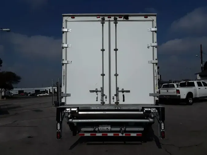 2019 FREIGHTLINER/MERCEDES M2 106