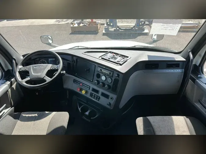 2020 Freightliner Cascadia