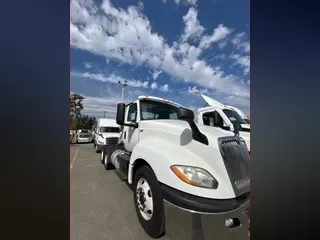 2019 NAVISTAR INTERNATIONAL LT625 DAYCAB T/A