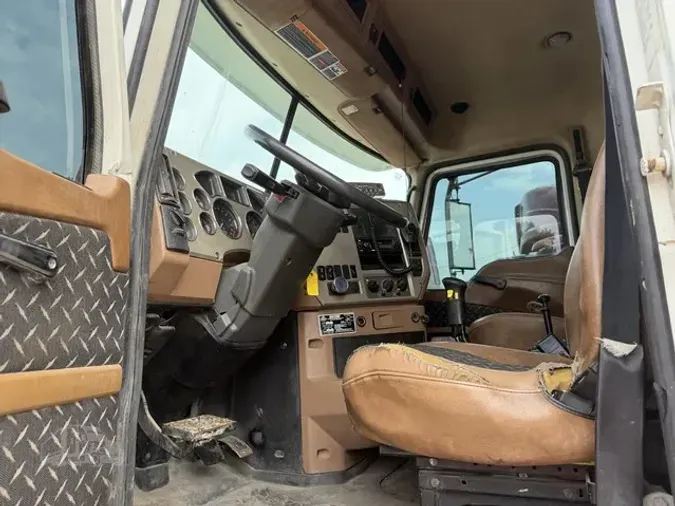 2011 MACK GRANITE GU713b43411b4466232c278ead4a3590a0fca