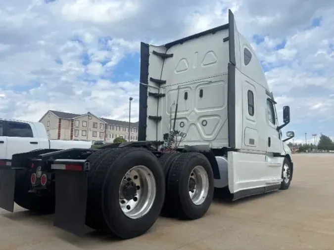 2020 Freightliner New Cascadia 126
