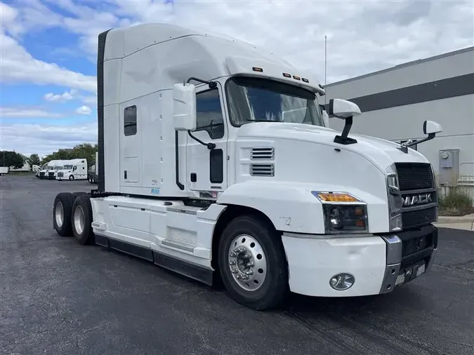 2023 MACK AN64T