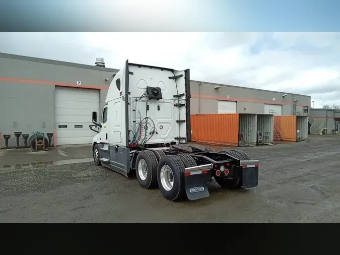 2022 Freightliner Cascadia 126