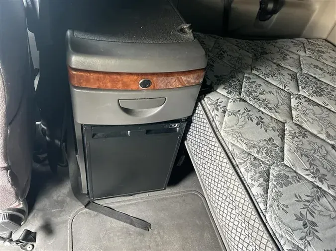 2021 INTERNATIONAL LT