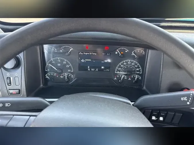 2019 VOLVO VNL300