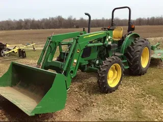 2018 John Deere 5075E