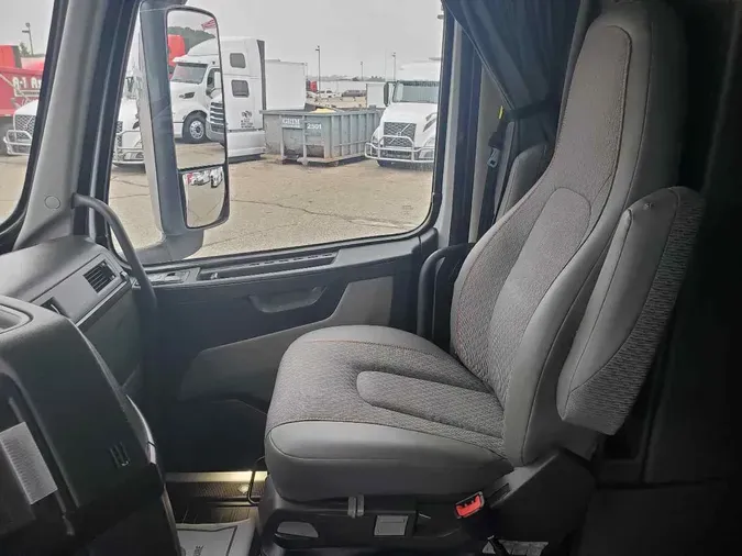 2021 VOLVO VNL64T860