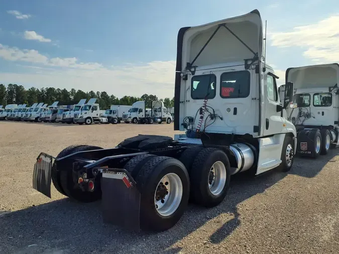 2019 FREIGHTLINER CASCADIA 125