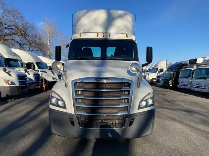 2020 FREIGHTLINER/MERCEDES NEW CASCADIA 126