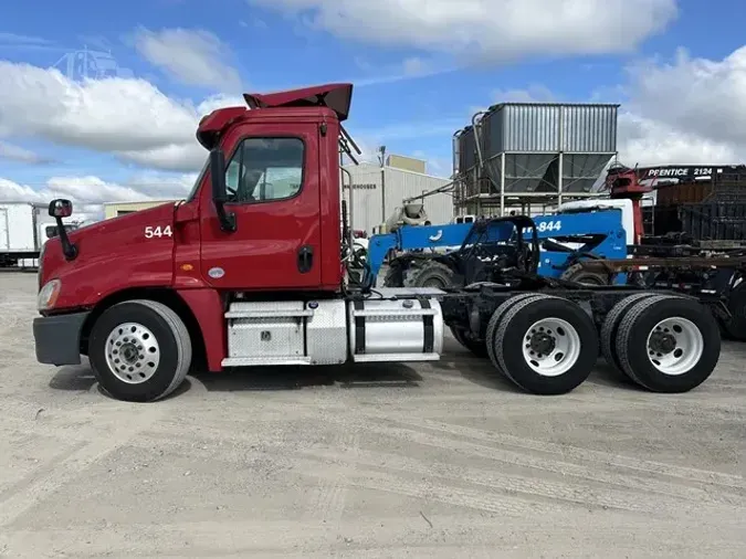 2017 FREIGHTLINER CASCADIA 125