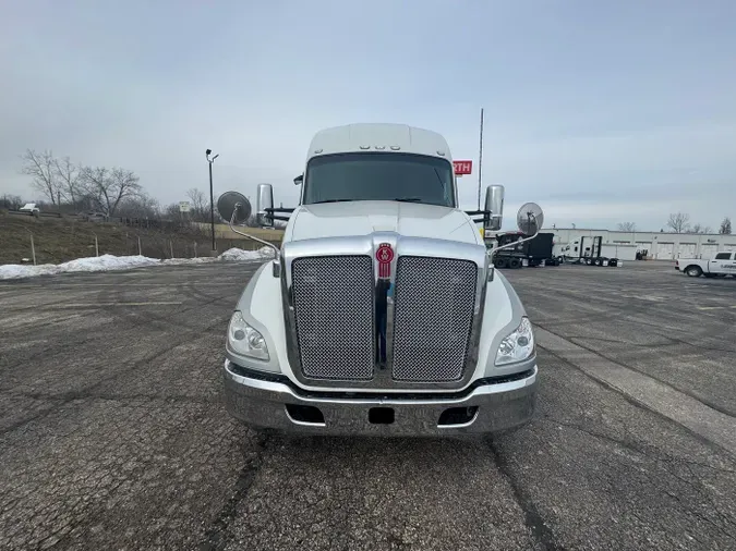 2022 Kenworth T680b45361a629460dc6c728fe76e5e11fd2
