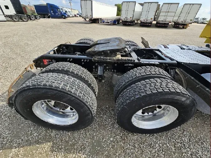 2018 VOLVO VNL64T300