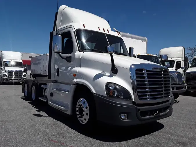 2019 FREIGHTLINER/MERCEDES CASCADIA 125