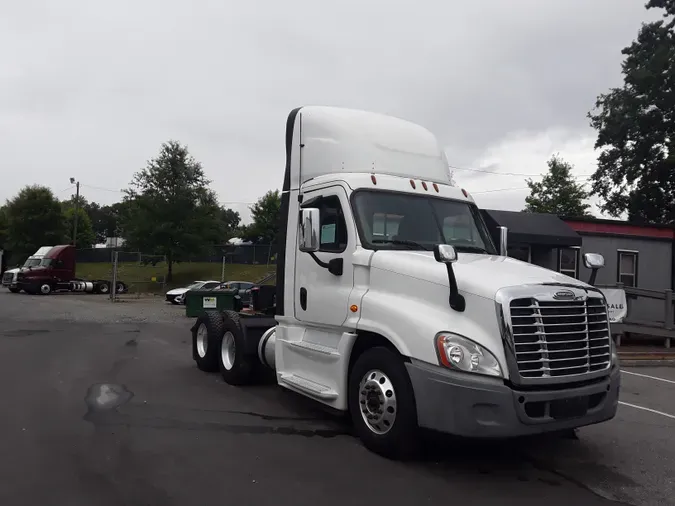 2018 FREIGHTLINER/MERCEDES CASCADIA 125