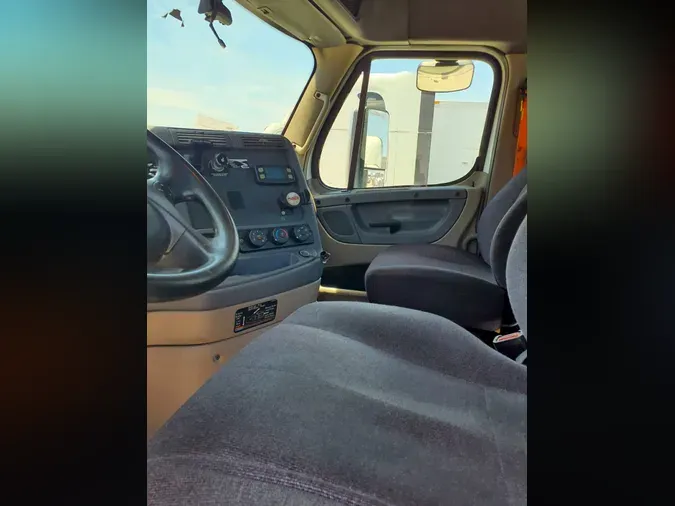 2019 FREIGHTLINER CASCADIA 113