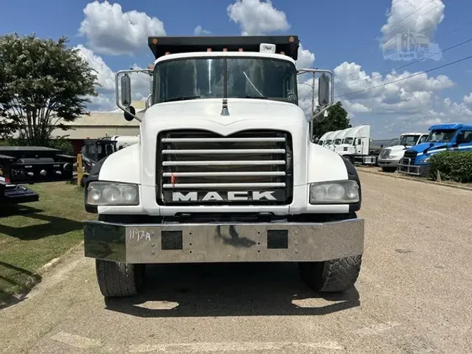 2012 MACK GRANITE GU713