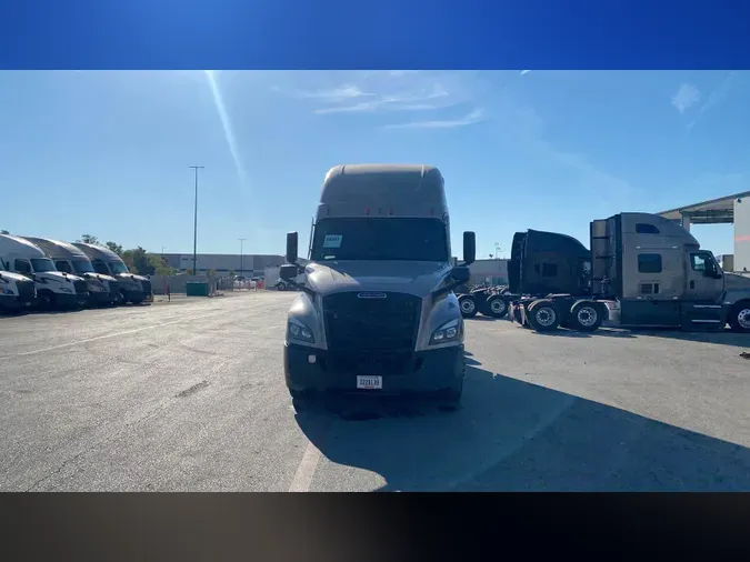 2023 Freightliner Cascadia 126