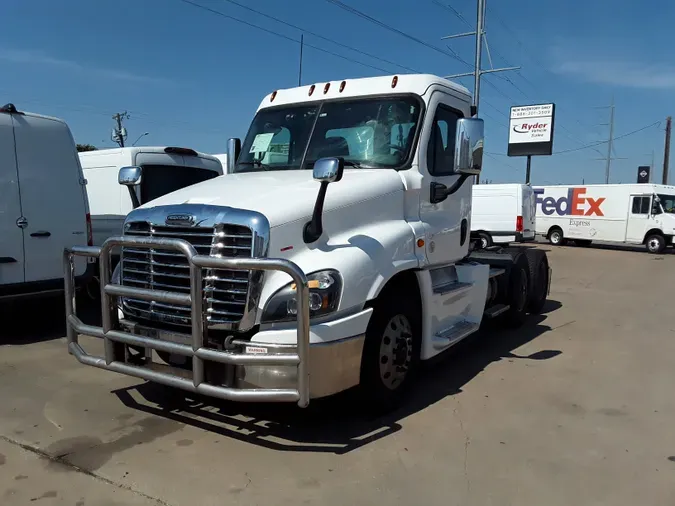 2019 FREIGHTLINER/MERCEDES CASCADIA 125b45f09865d45e2789673acd20bba5733