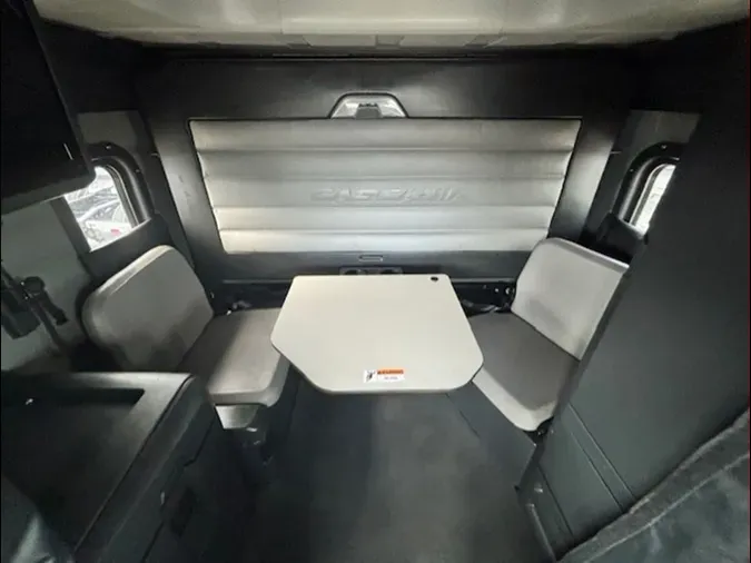 2021 Freightliner Cascadia 126