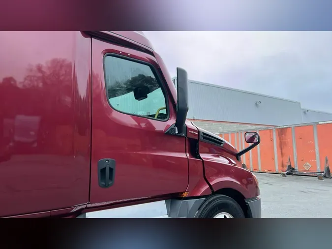 2022 Freightliner Cascadia 126