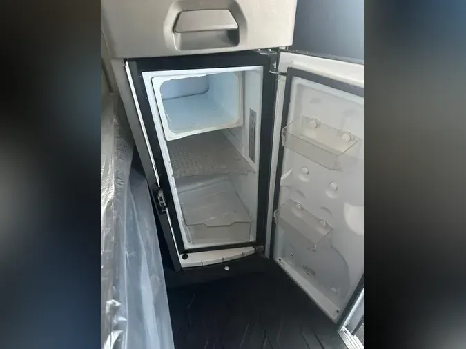 2022 Volvo VNL64T760