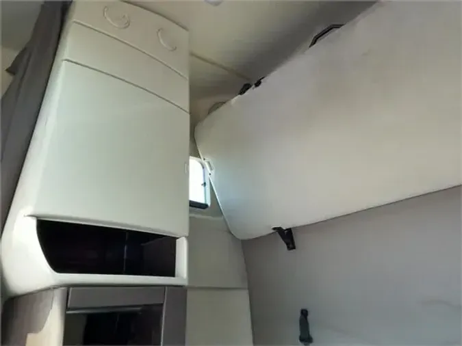 2017 VOLVO VNL64T670