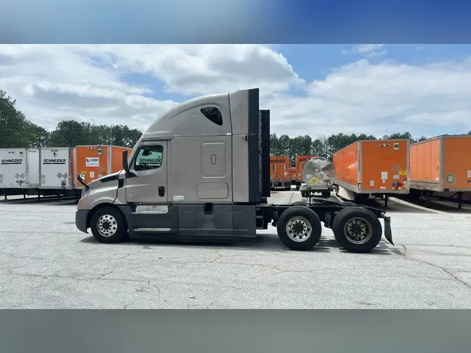 2021 Freightliner Cascadia