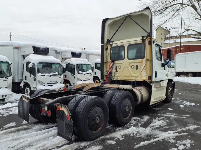 2019 FREIGHTLINER/MERCEDES CASCADIA 125