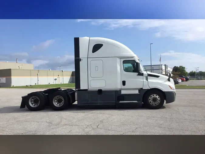 2022 Freightliner Cascadia 126