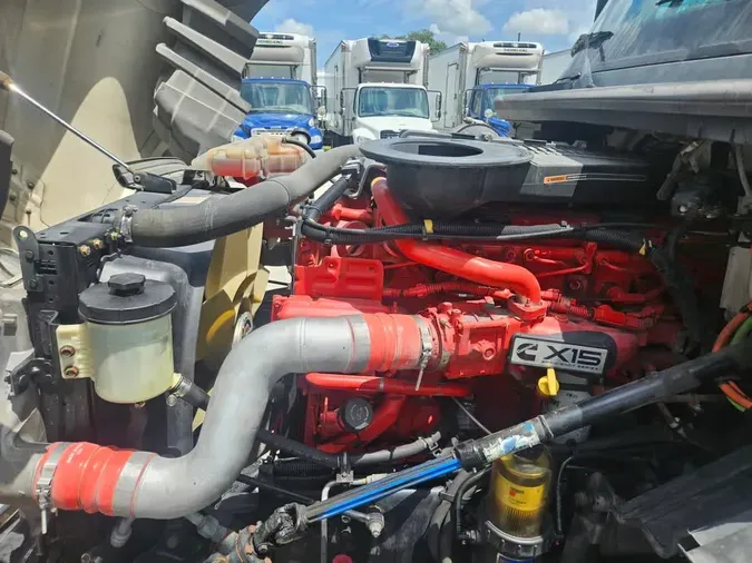 2019 NAVISTAR INTERNATIONAL LT625 SLPR CAB