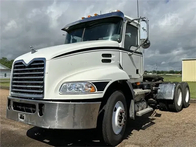 2010 MACK PINNACLE CXU613b47e90b01e9286cca1707bfac1f35d80